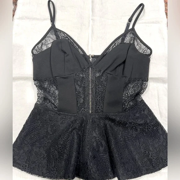 NWOT Bebe Black Lace inset Plum Tank Sz Xs - Picture 1 of 6
